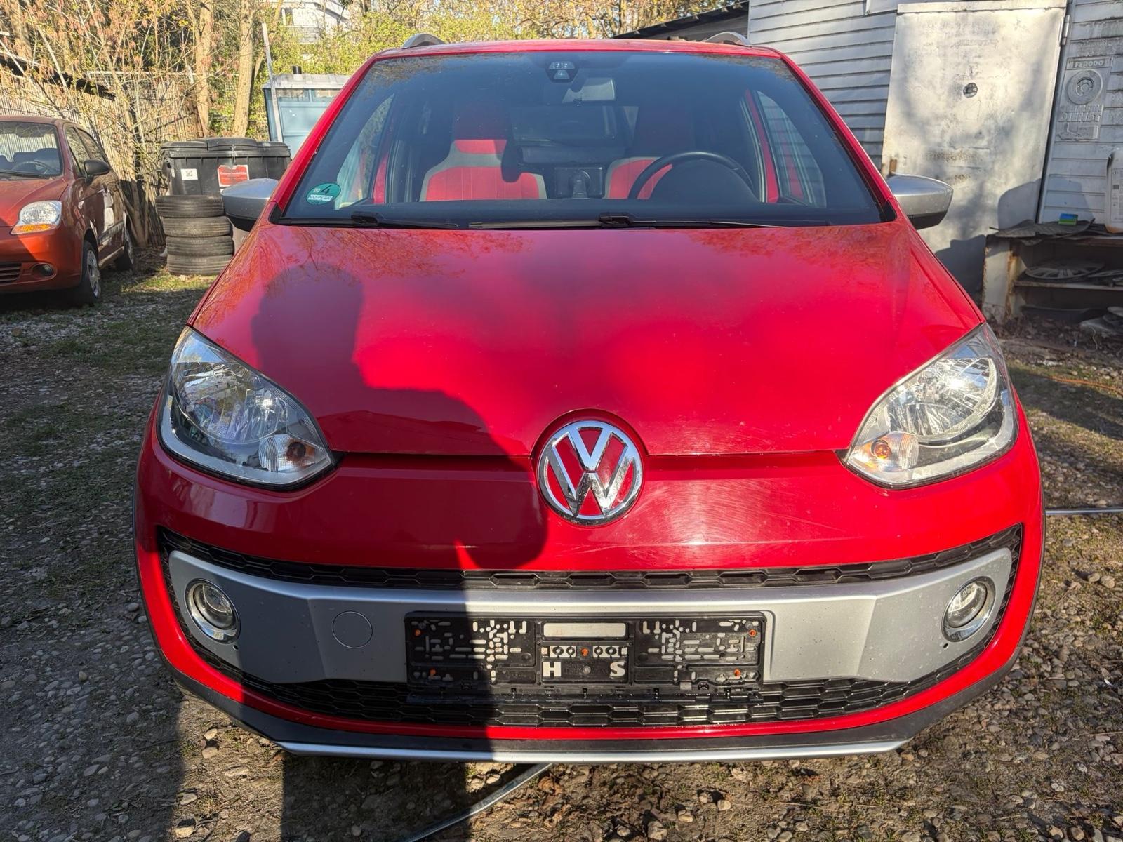 Volkswagen up! cross up!