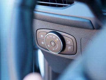 Bild 13 Ford Focus 125 PS Klimaauto. PDC v+h+Kamera Voll LED