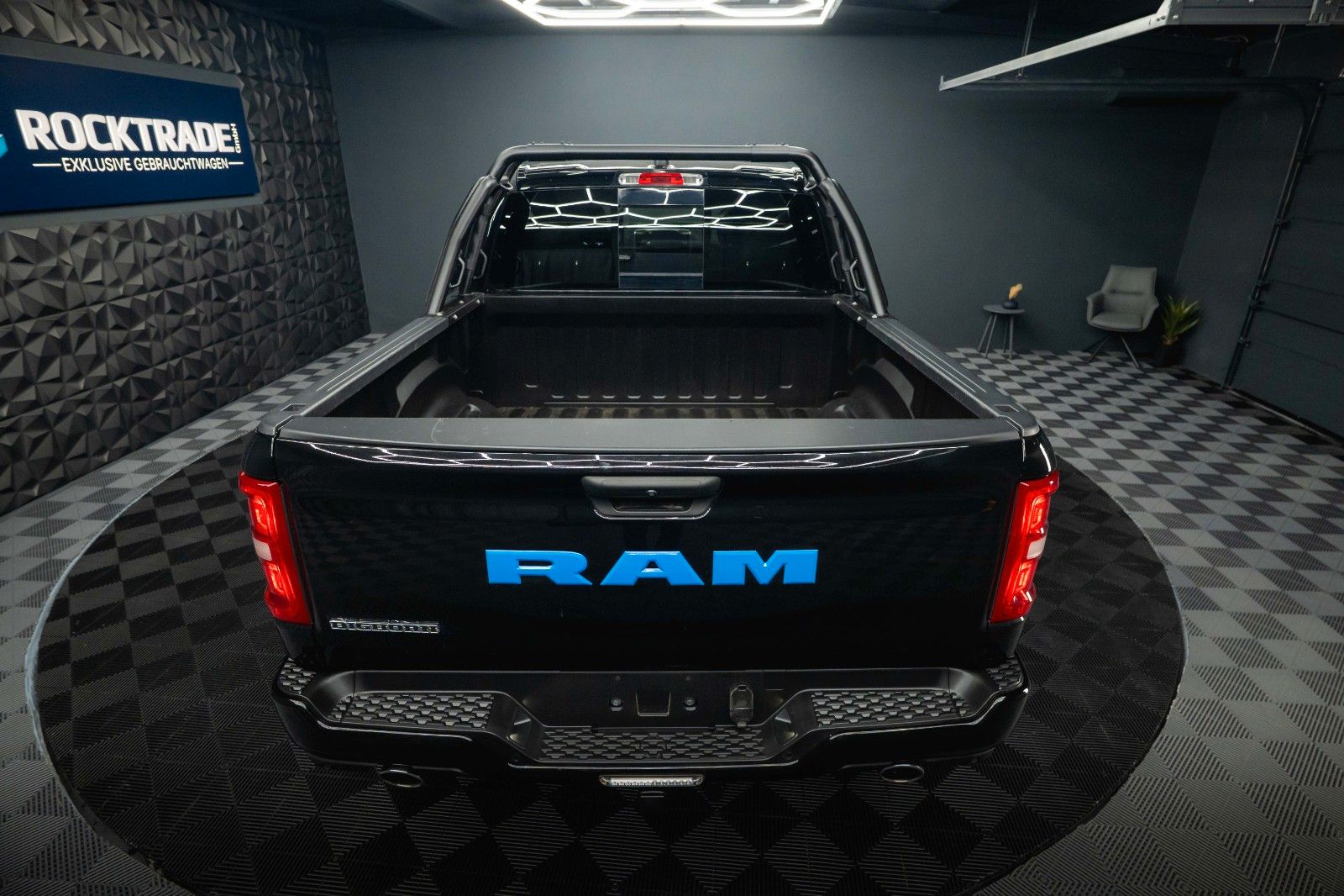Fahrzeugabbildung Dodge RAM 3.0 MY 25 TWIN TURBO BLACK EDITION *LED*ACC*