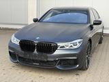 BMW M760L xDrive/Pano/Navi/Voll !!! - BMW M760 Gebrauchtwagen
