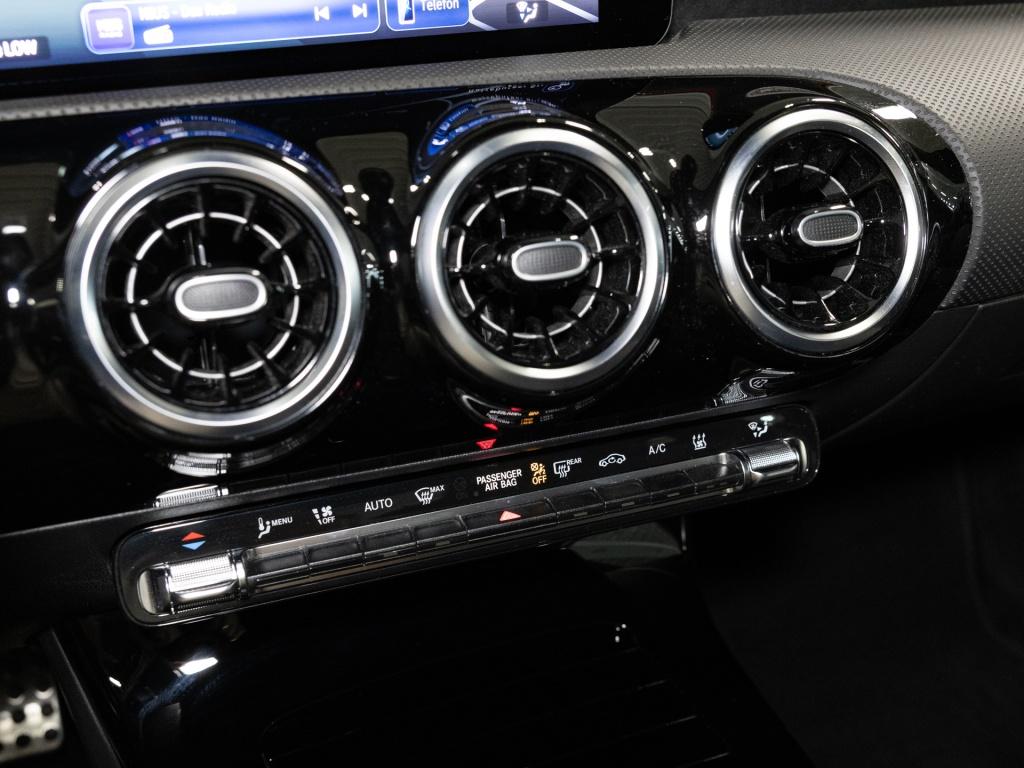Mercedes-Benz A 250 e , AMG KAMERA SPUR STANDH PDC SHZ
