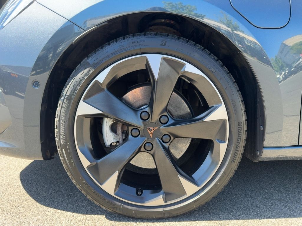 Fahrzeugabbildung CUPRA Leon ST e-HYBRID WINTER NAVI ACC elektr. HECKKL.