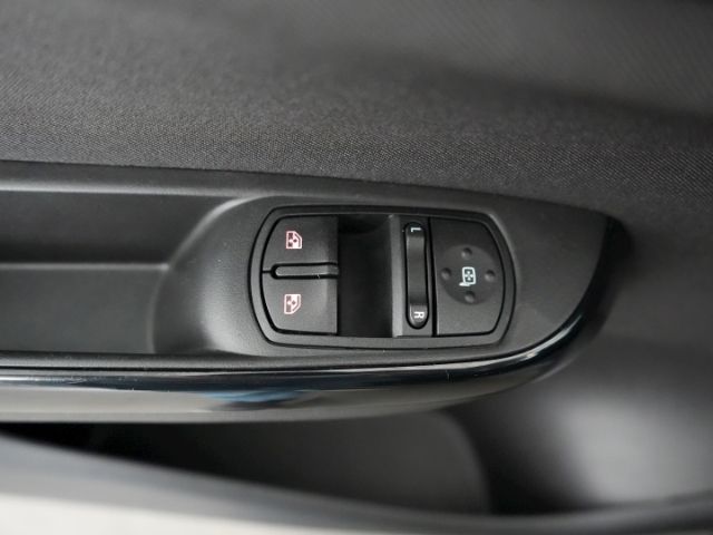 Corsa E COLOR EDITION+SITZHEIZUNG+LENKRADHEIZUNG