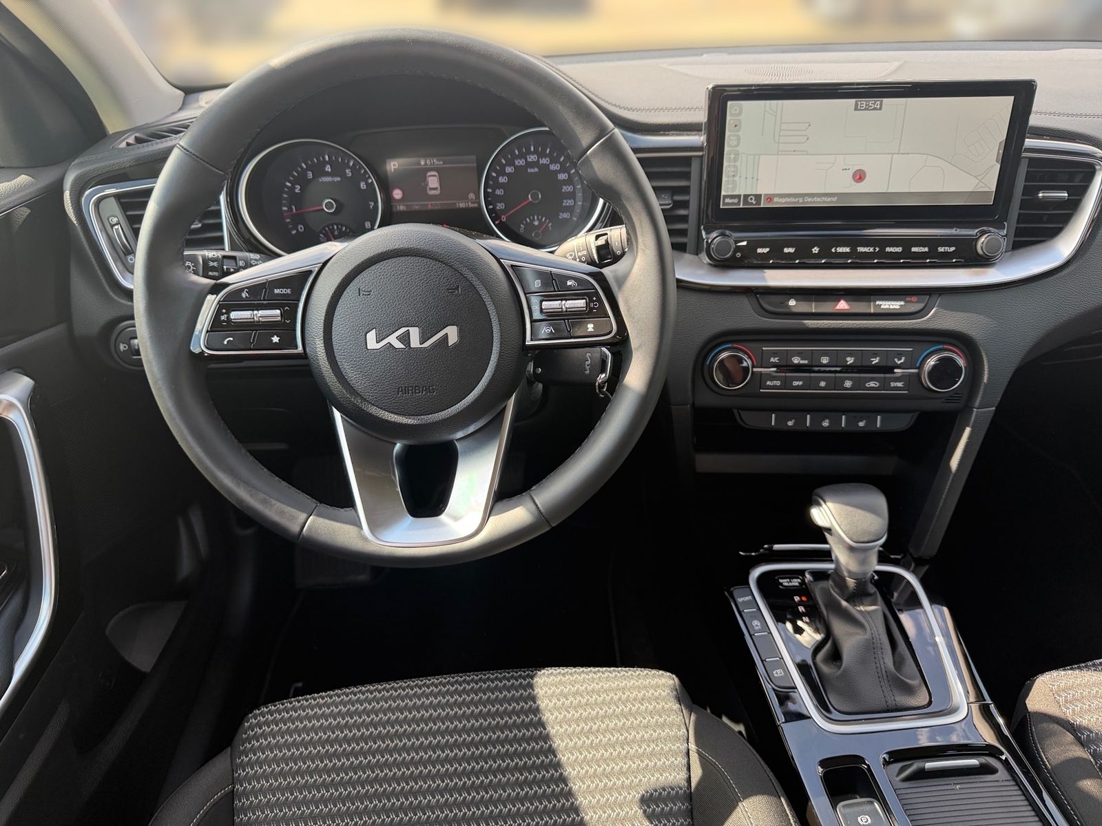 Fahrzeugabbildung Kia CEED_5 1.5T 140 DCT7 VISION KOMF+ (NAV)