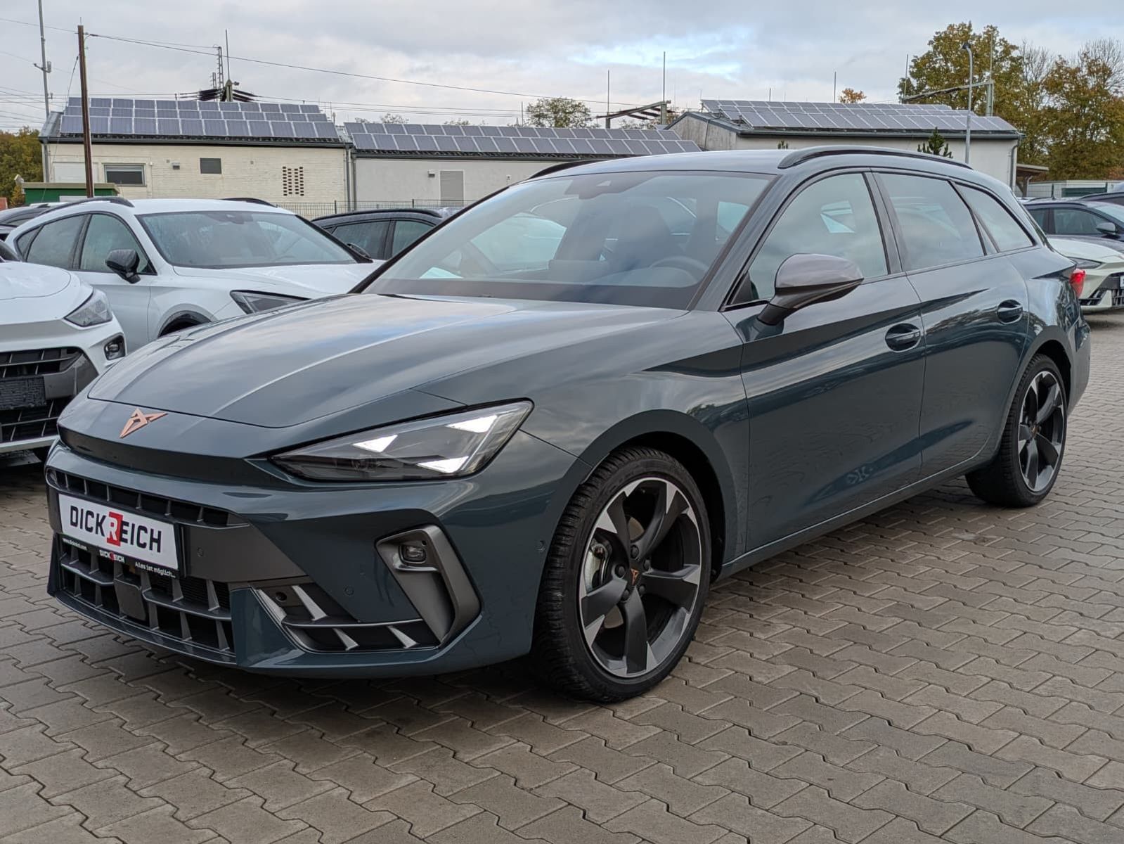 Fahrzeugabbildung CUPRA Leon 1.5 eTSI EDGE MATRIX*ACC*KAM*18"5JGARANTIE