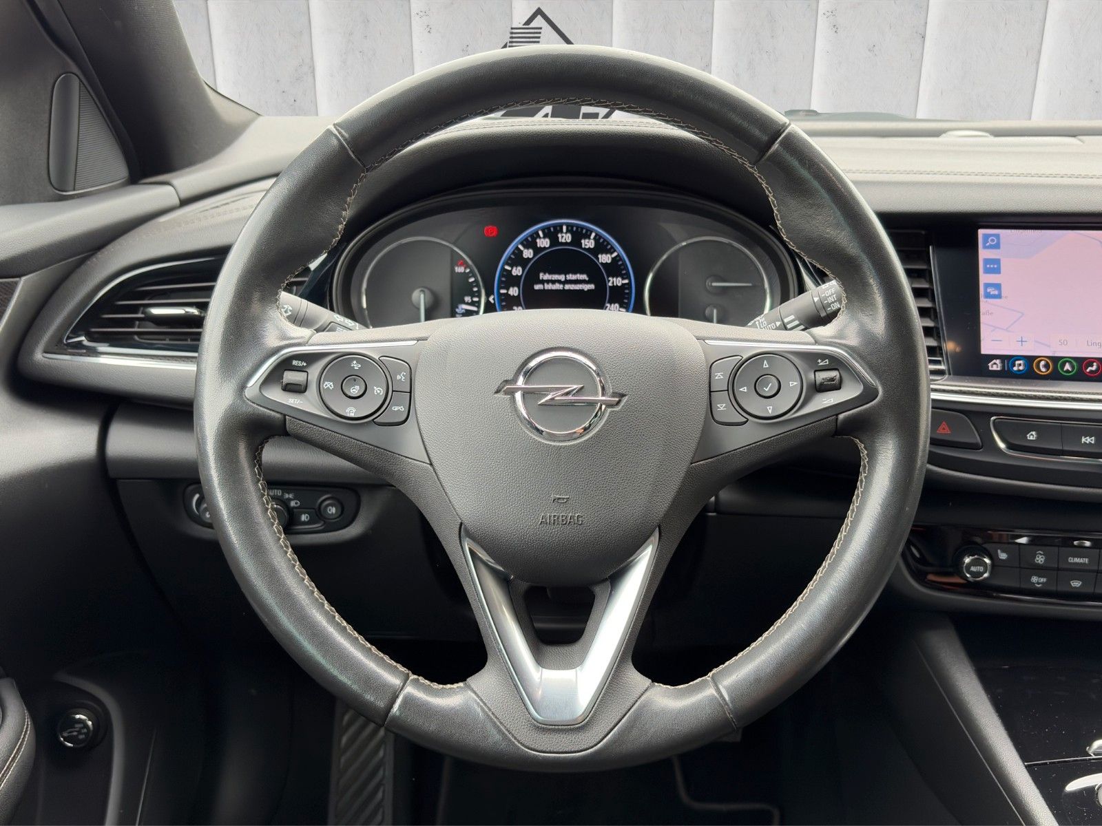 Fahrzeugabbildung Opel Insignia B Sports Tourer 4x4*AHK*Massage*LED*SHZ
