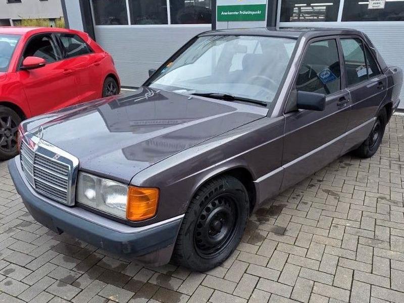 Mercedes-Benz 190 E