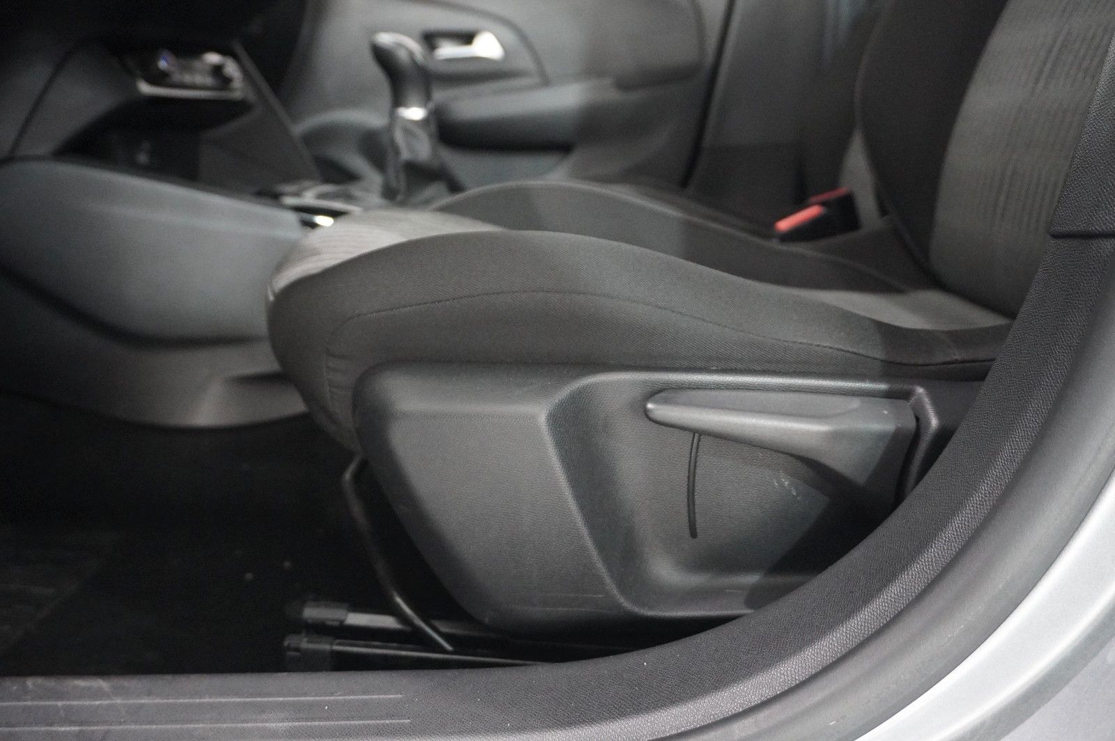 Fahrzeugabbildung Opel Corsa F 1.2 EDITION KLIMA/USB/TEMP./BT
