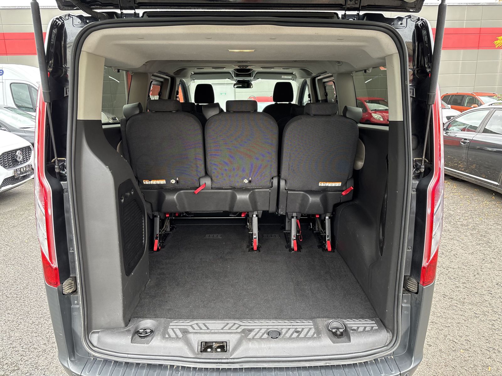 Fahrzeugabbildung Ford Tourneo Custom 310 L2 Trend-8Si-NAVI-KAMERA-AHK-