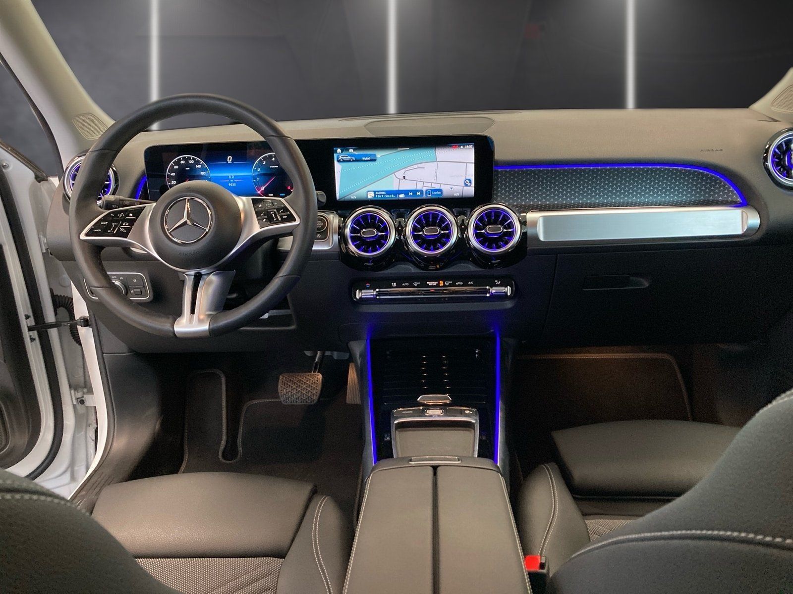 Fahrzeugabbildung Mercedes-Benz GLB 250 4M*7-Sitz*AHK*Distr*Totwi*360*Mbeam*Memo