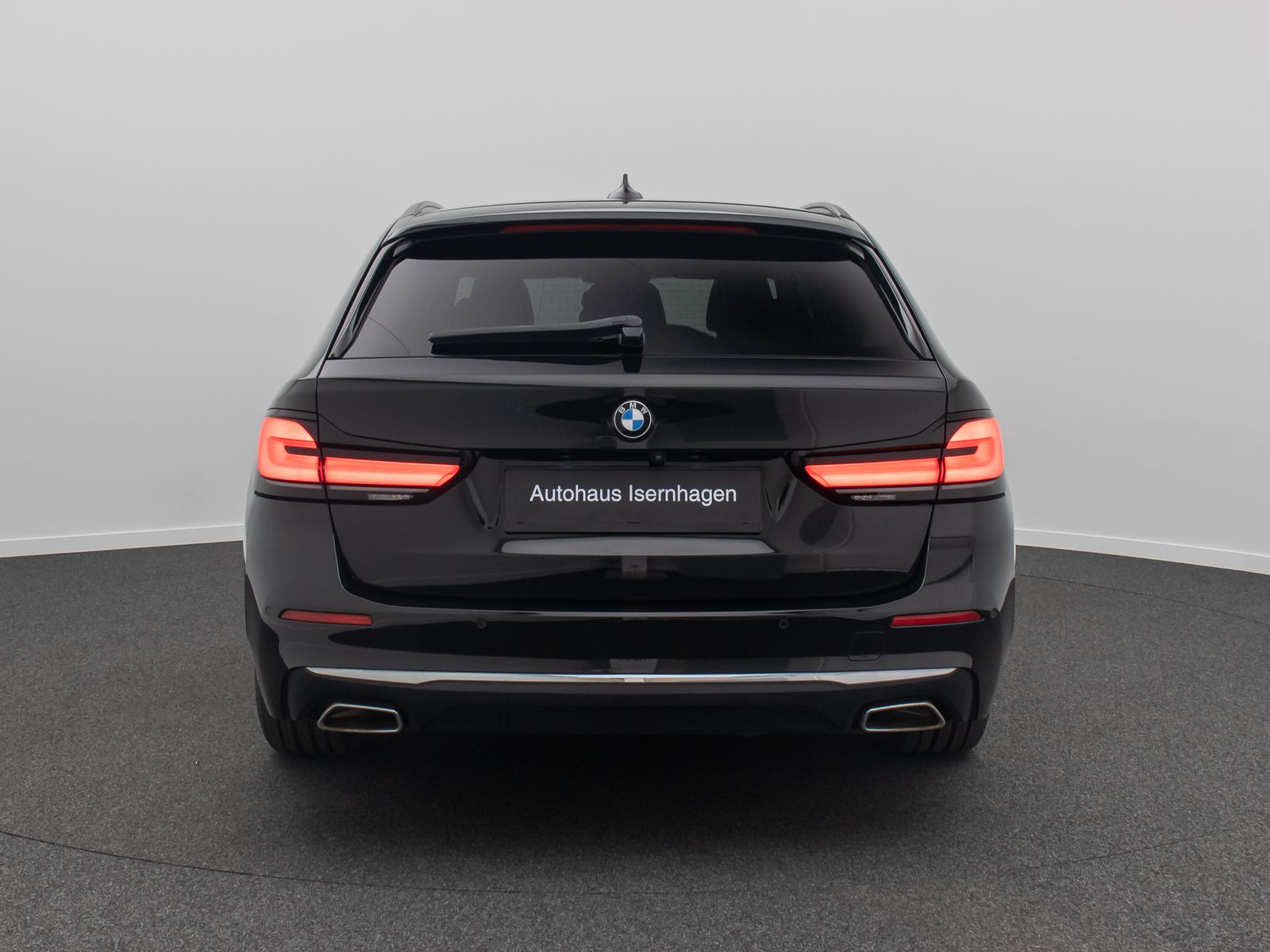 Fahrzeugabbildung BMW 520d xD Luxury Line Kamera DAB HUD Alarm Sport