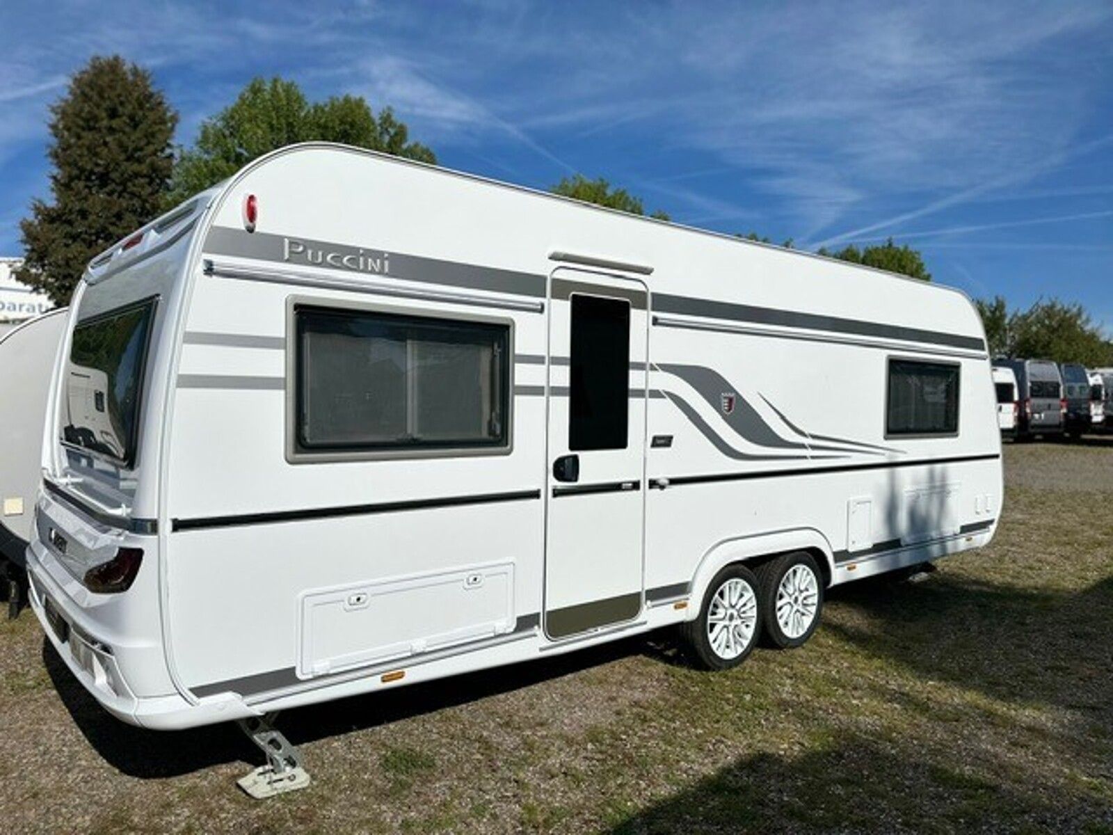 Fahrzeugabbildung Tabbert Puccini 655 EL 2.5 Backofen Einzelbetten 2760kg
