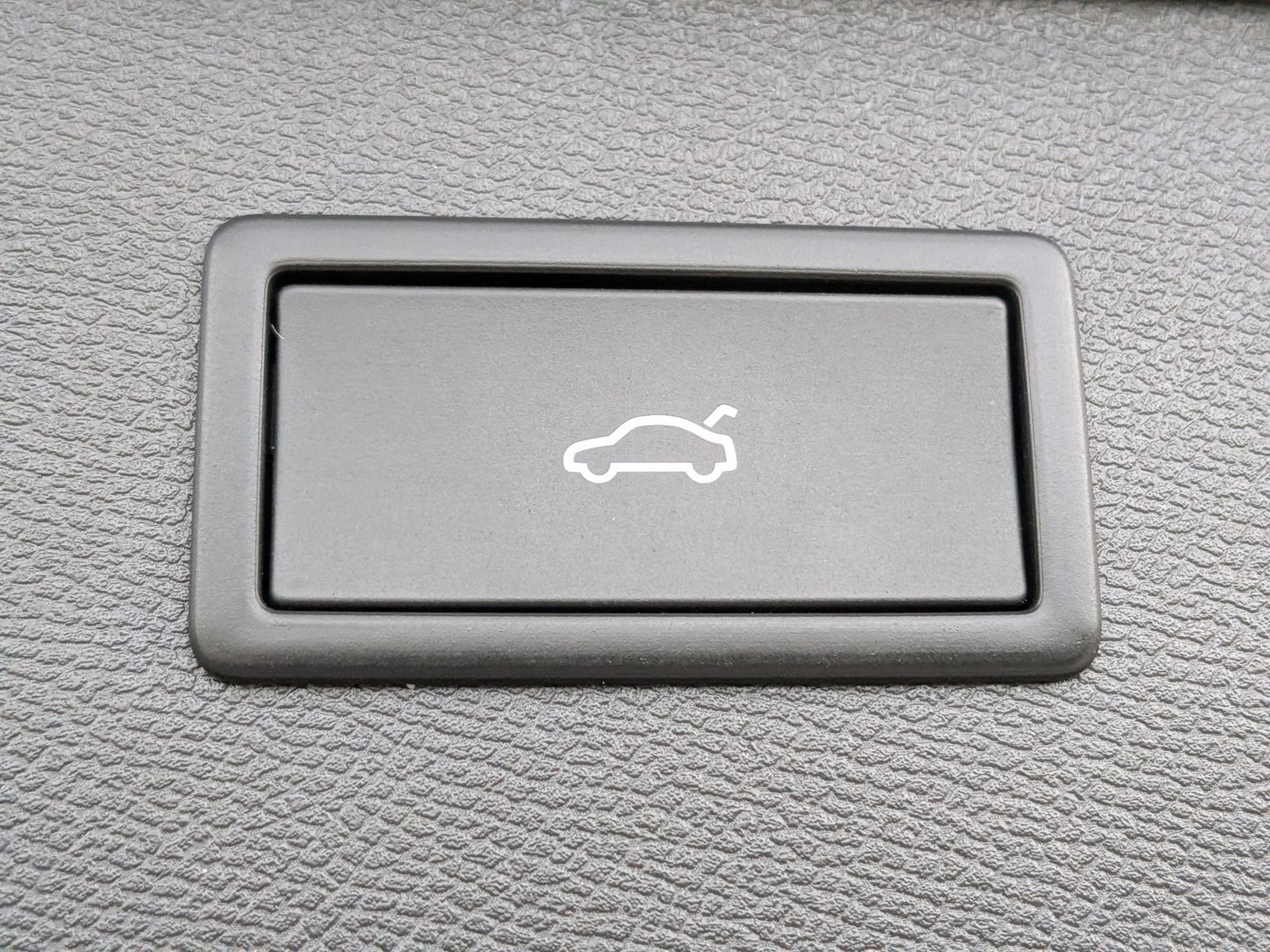 Fahrzeugabbildung CUPRA Formentor 1.5 eTSI Pano Sennh DCC Matrix AHK 19"