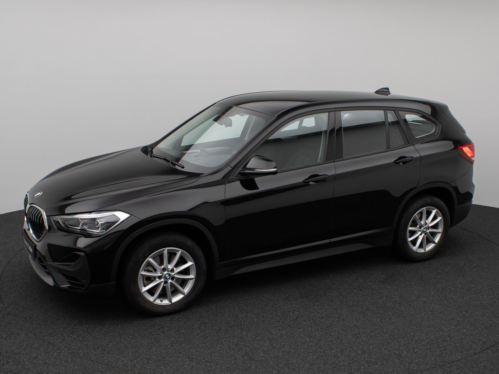 Fahrzeugabbildung BMW X1 sD20i Kamera HUD DAB Alarm Geschwindigkeitsre