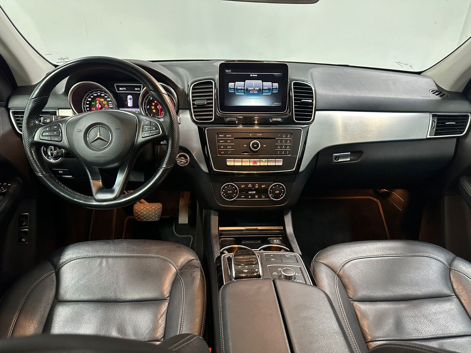 Fahrzeugabbildung Mercedes-Benz GLE 350 d 4MATIC *AHK*NAVI*IHC+*SCHIEBEDACH*LED