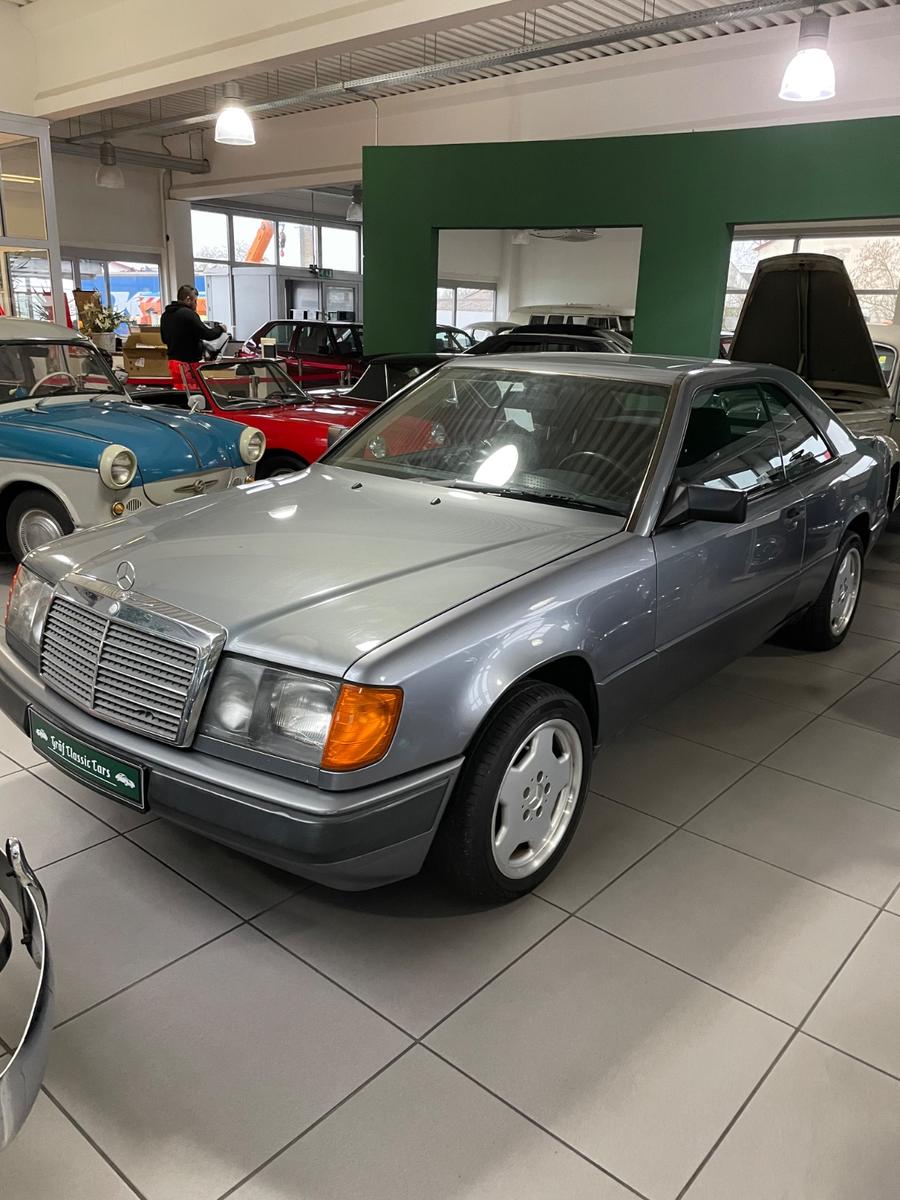 Mercedes-Benz 300 CE
