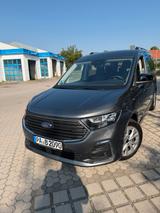 Ford Tourneo Connect 1,5l Titanium ROLLSTUHLRAMPE - Ford Tourneo Connect mit Benzin-Antrieb: Automatik