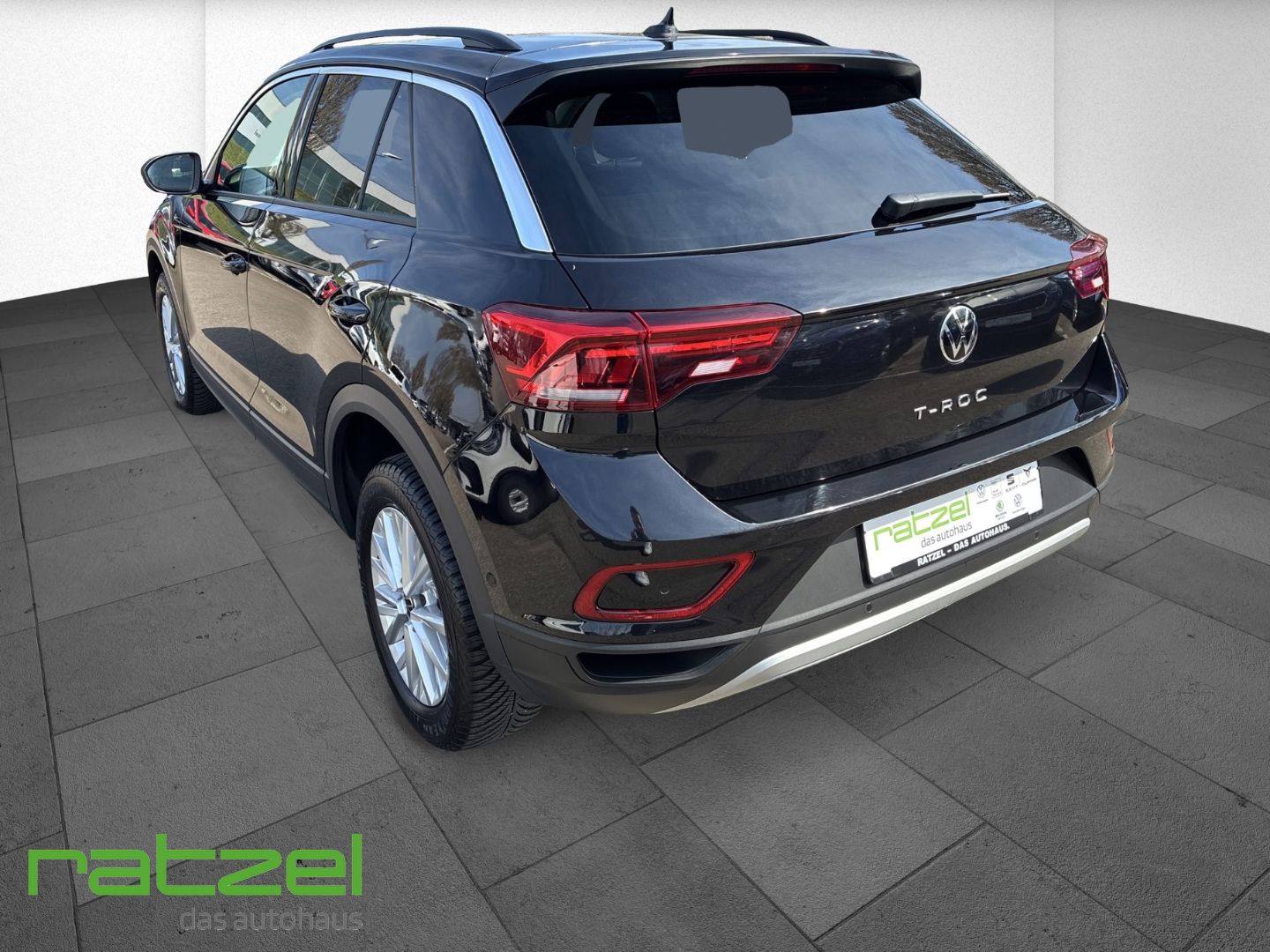 Fahrzeugabbildung Volkswagen T-Roc 1.5 TSI Life Digitales Cockpit LED DAB SHZ