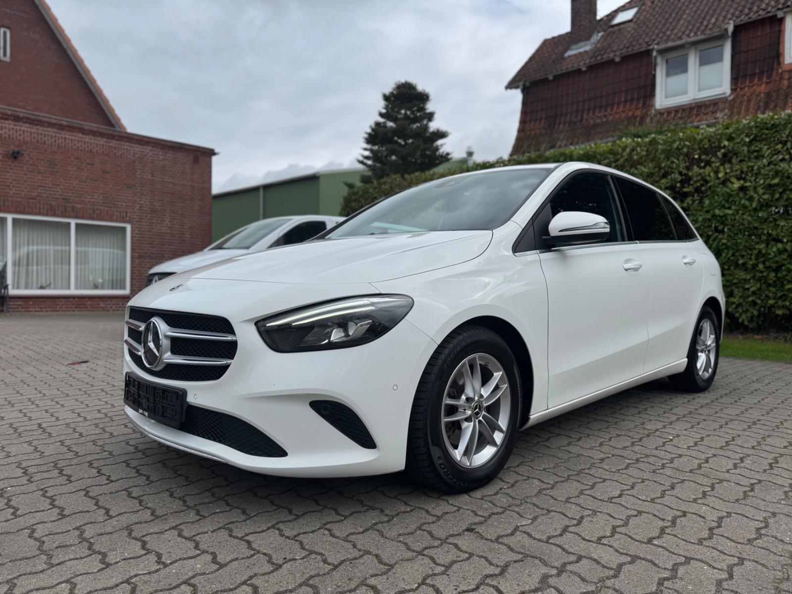 Mercedes-Benz B 180 d 7G-DCT Leder Navi L.E.D