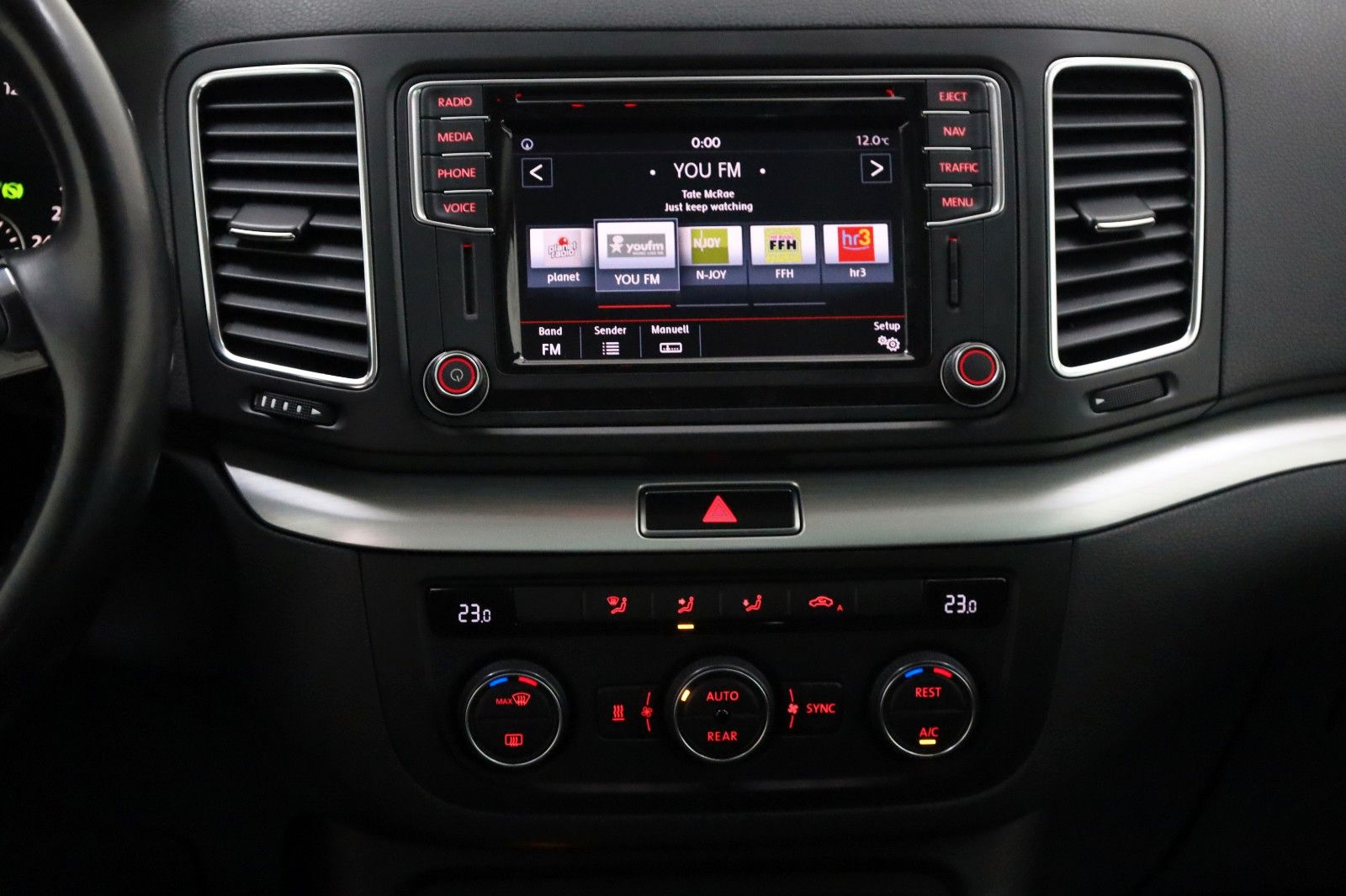 Fahrzeugabbildung Volkswagen Sharan Comfortline 7 Si,Navi,Xenon,SH,PDC,AHK el