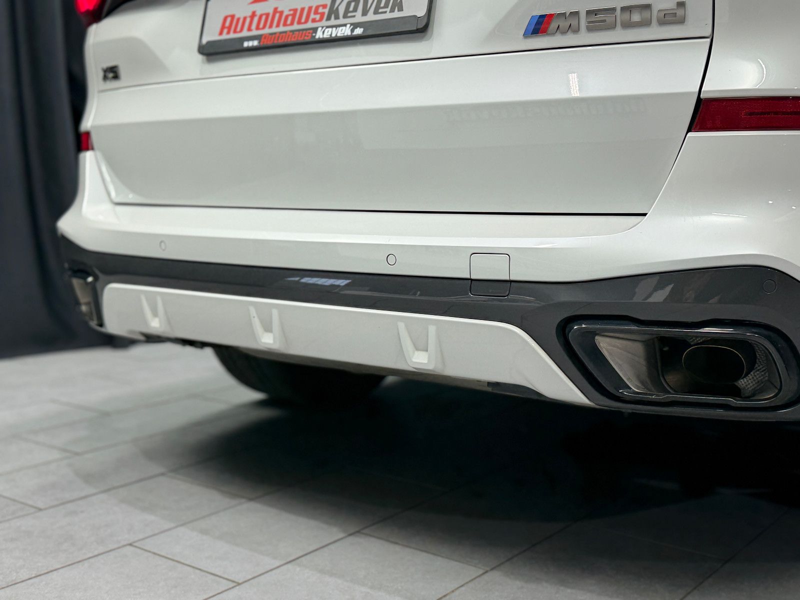 Fahrzeugabbildung BMW X5 M50d|LASER|H&K|360°|PANO|GESTIK|AHK|HuD
