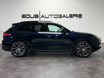 Porsche Cayenne - 4