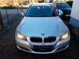 BMW 318d Touring . - BMW 318 aus 2011: Kombi, 318d