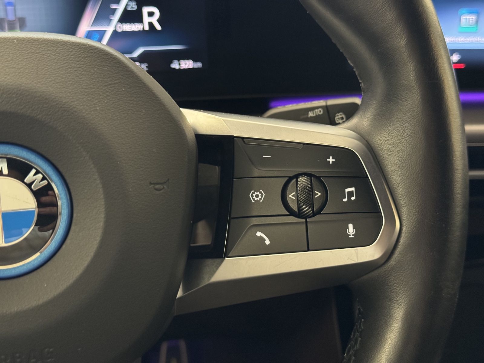 BMW iX1 30 xDrive M-Paket HUD Leder LED ACC Memory foto 20