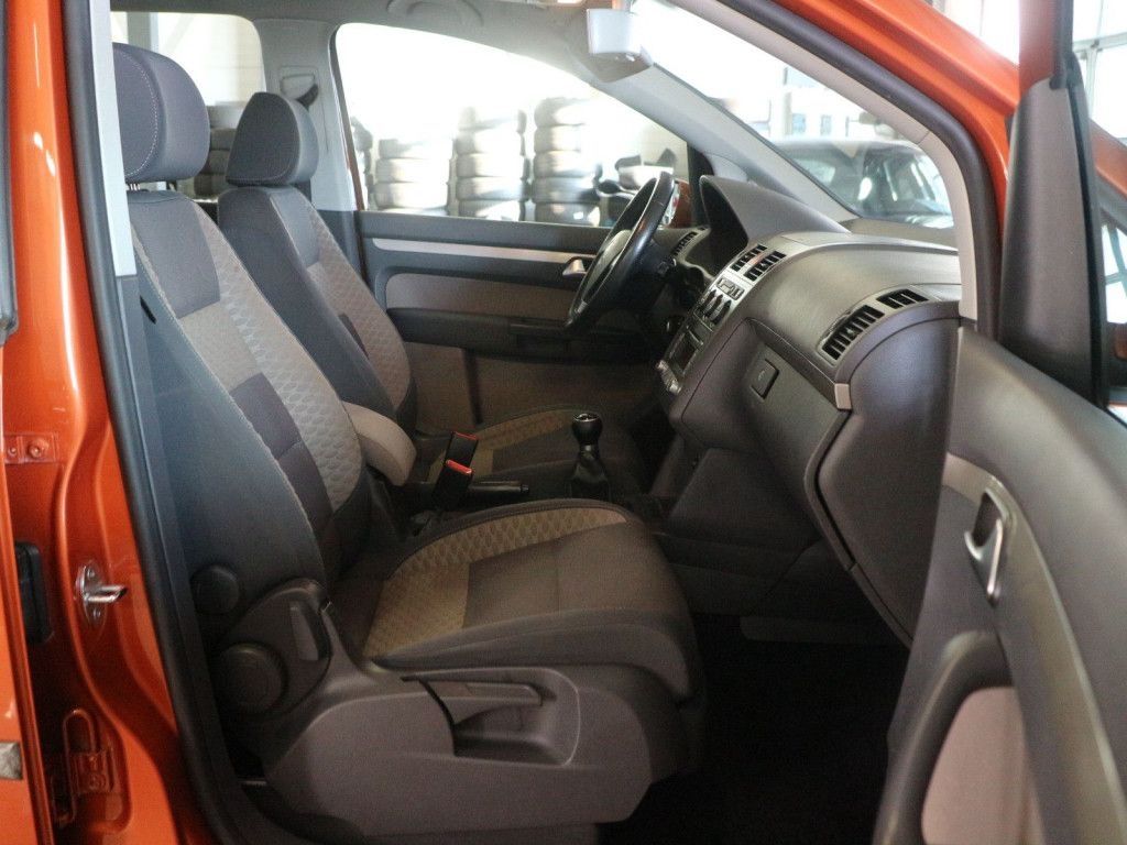 Fahrzeugabbildung Volkswagen Touran Cross 1.9 TDI Klimaautom Xenon PDC SHZ