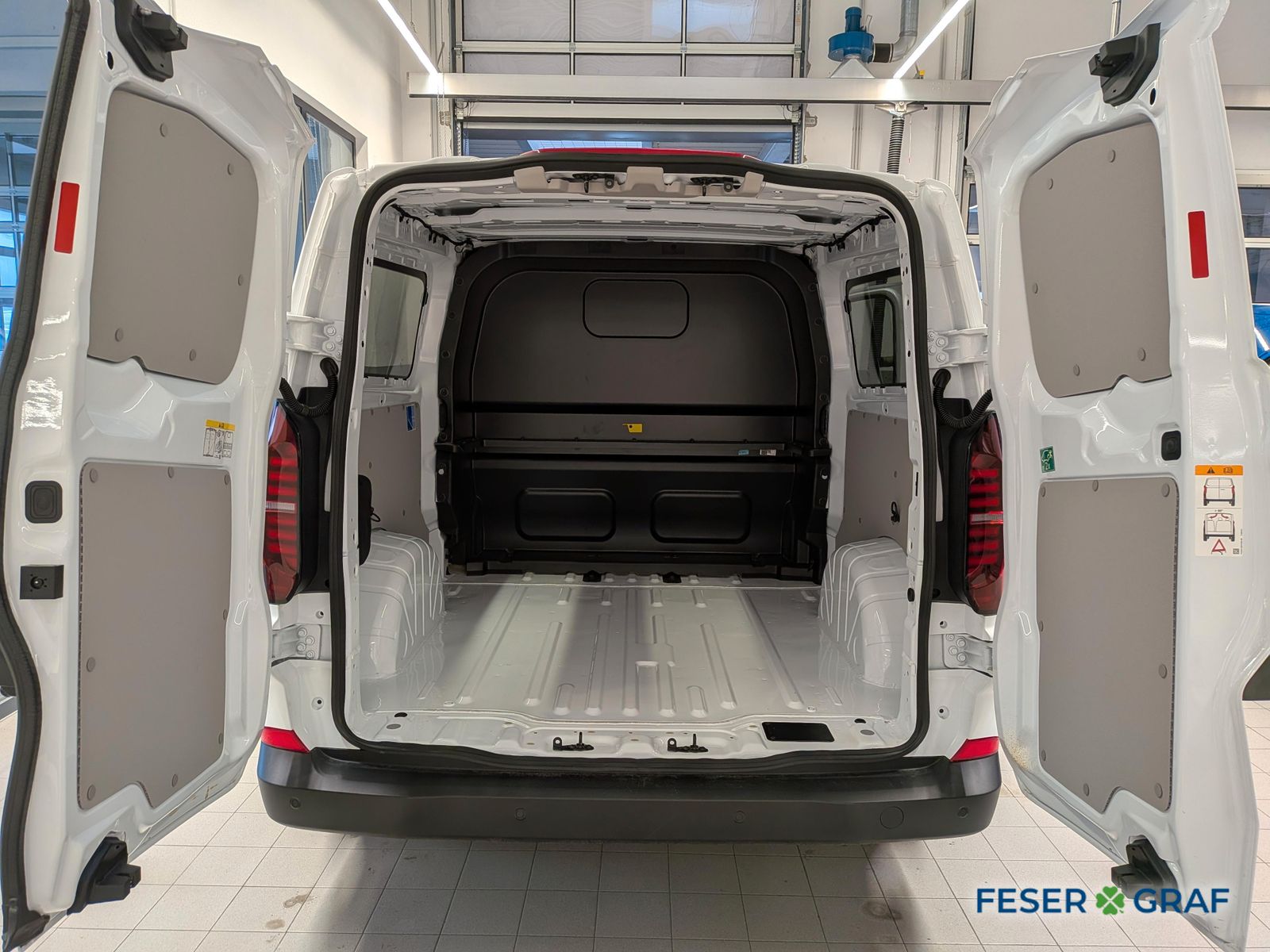 Volkswagen T7 Transporter - Bild 12