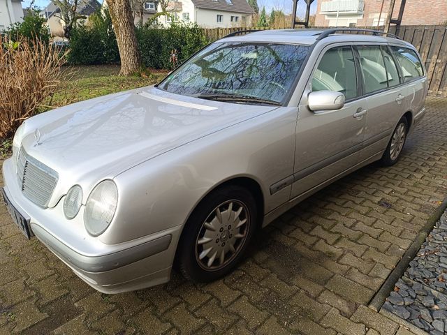 Mercedes-Benz E 220 CDI T Automatik/Rostfrei/Klima/SD/2.Hand