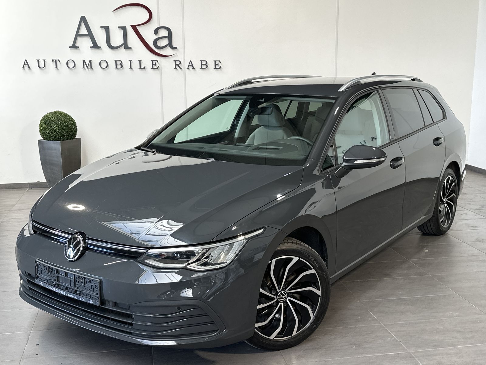 Fahrzeugabbildung Volkswagen Golf Variant 2.0 TDI Life NAV+LED+KAM+VCOCK+HUD