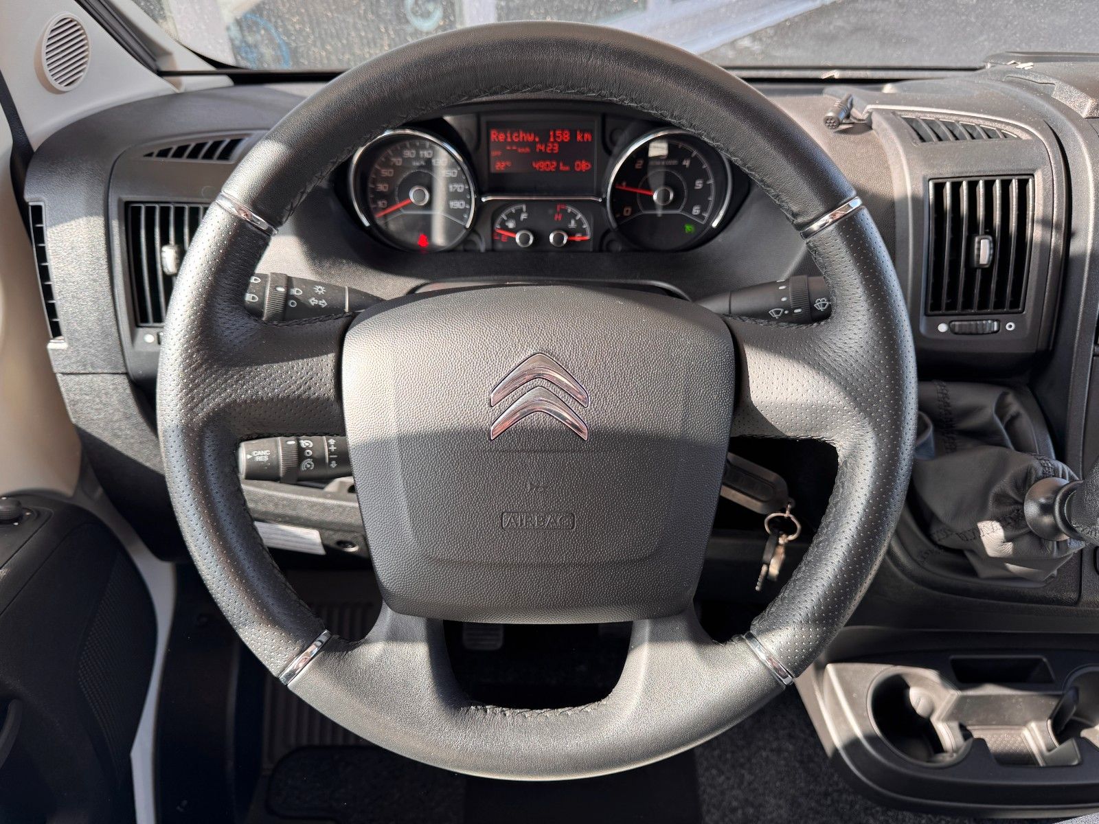 Fahrzeugabbildung Carado T338 *EDITION15 *HUBBETT *KLIMA *AHK