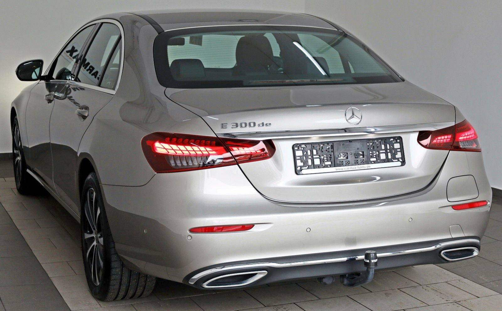 Fahrzeugabbildung Mercedes-Benz E 300de Lim. Avantgarde Leder,Navi,LED,SH,Kamera