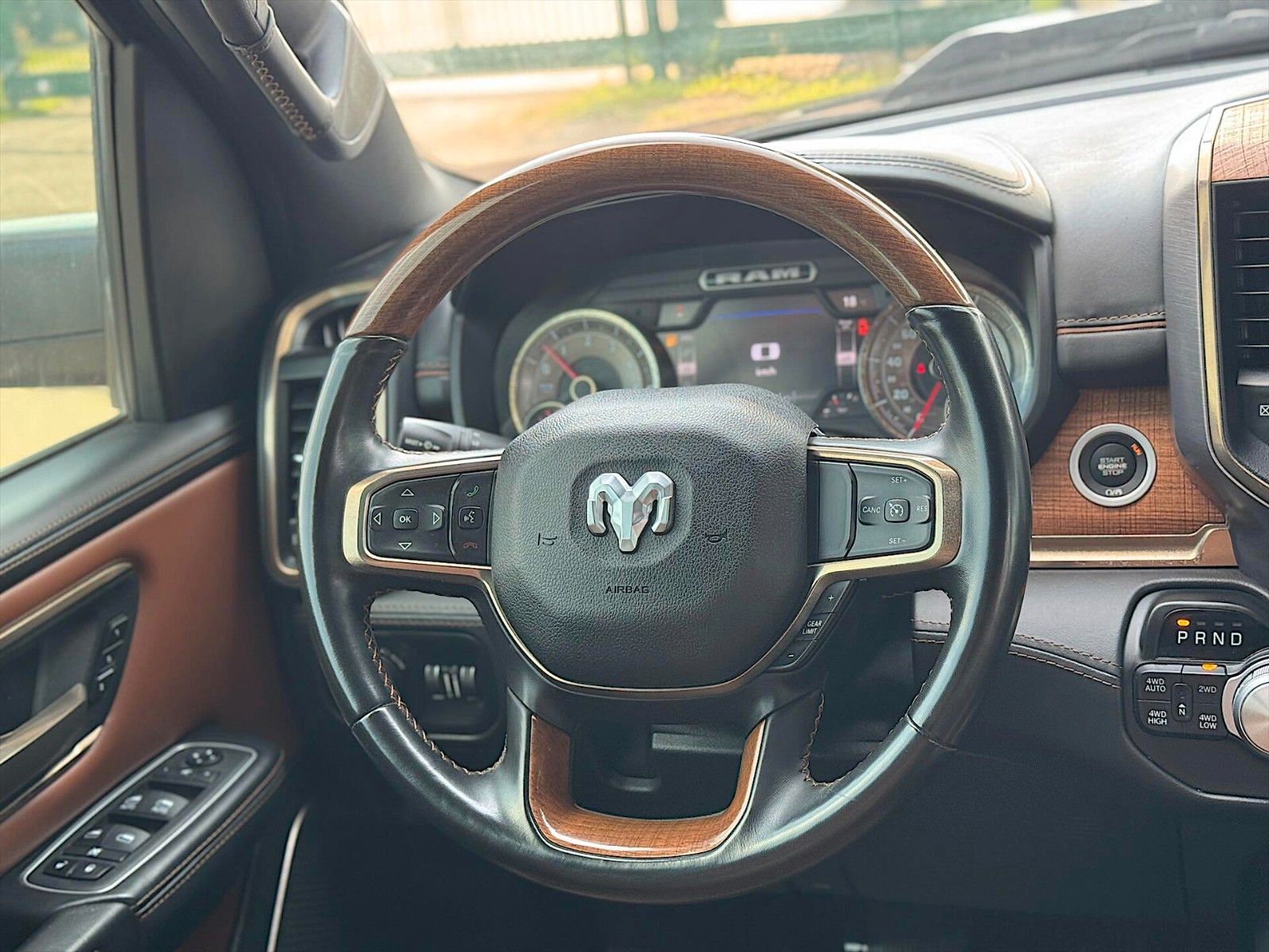 Fahrzeugabbildung Dodge RAM 5.7 V8 HEMI 4x4 LIMITED LONGHORN Edition LED