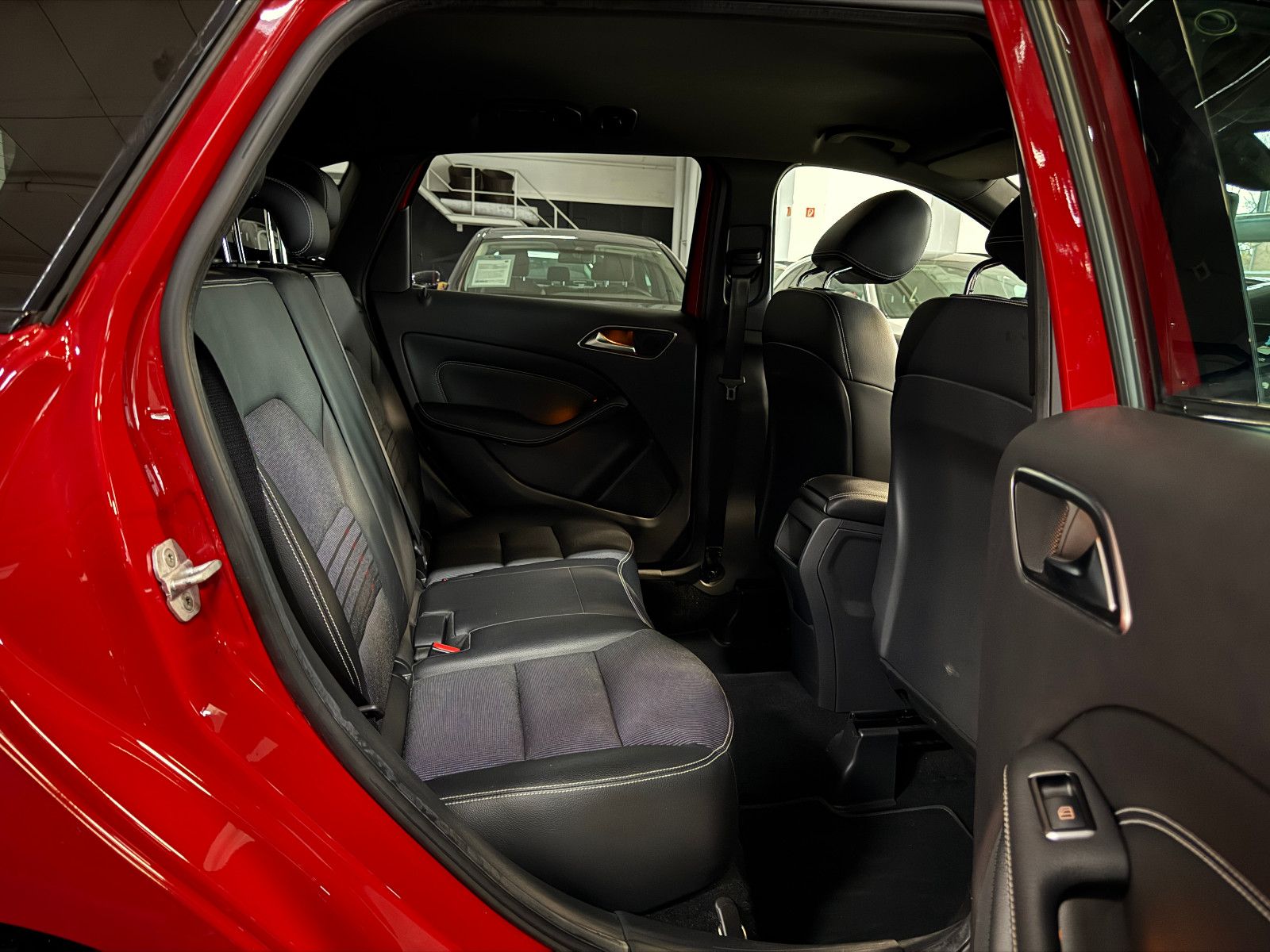 Fahrzeugabbildung Mercedes-Benz B 200 7G-DCT SPORTPAKET URBAN AMG NIGHT COMAND