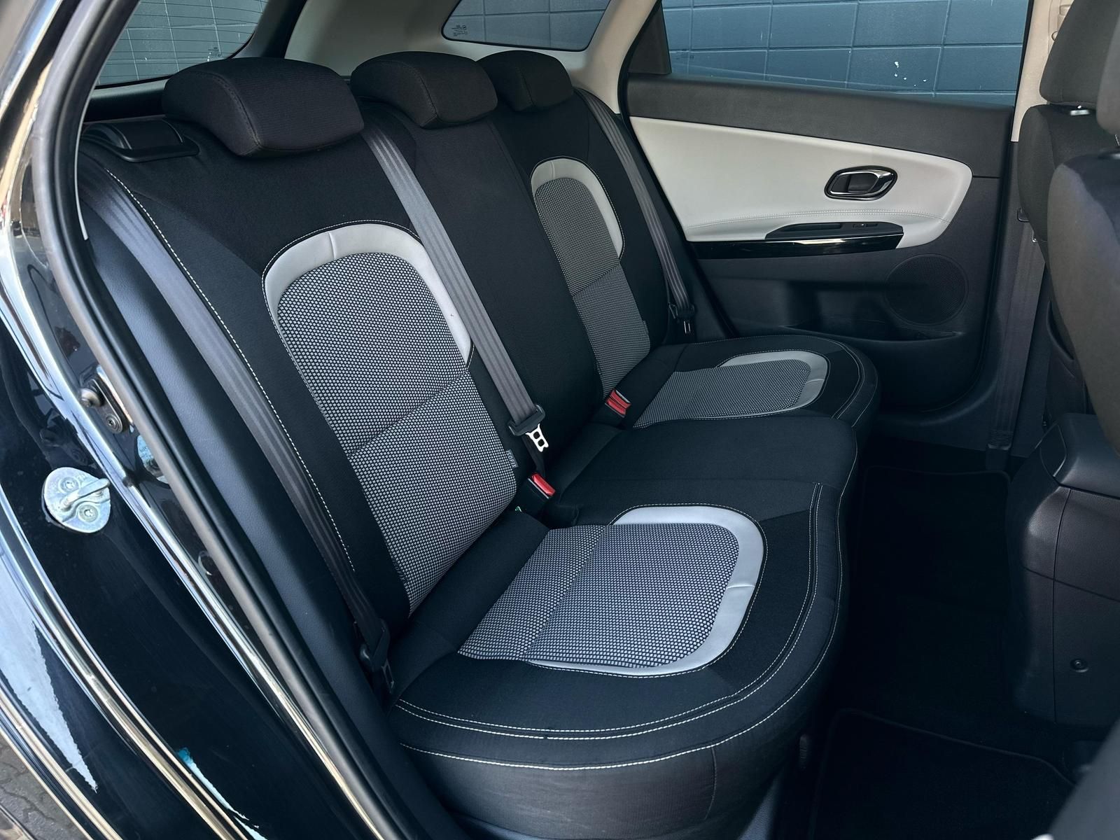 KIA Ceed Sportswagon 1.6CRDi Dream Team SHZ#TEMPO#BT - Image 15