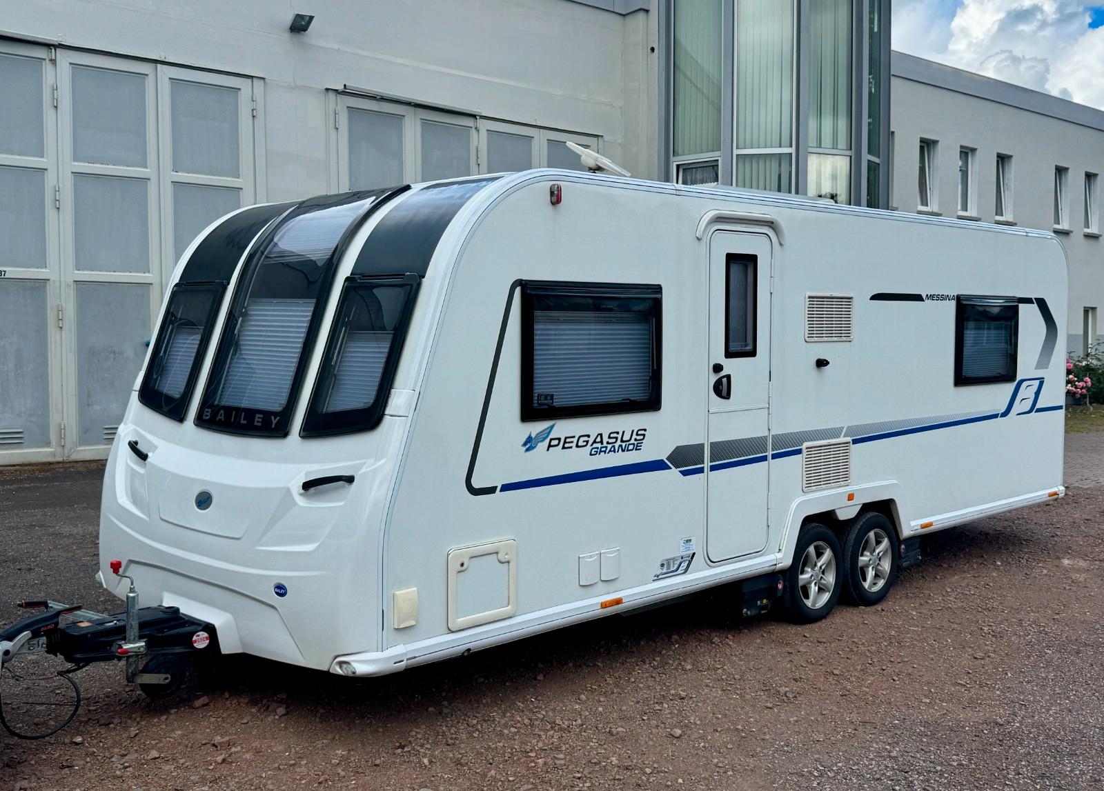 Andere Bailey Pegasus Grande Solarpanel/Mover/WC/Dusche