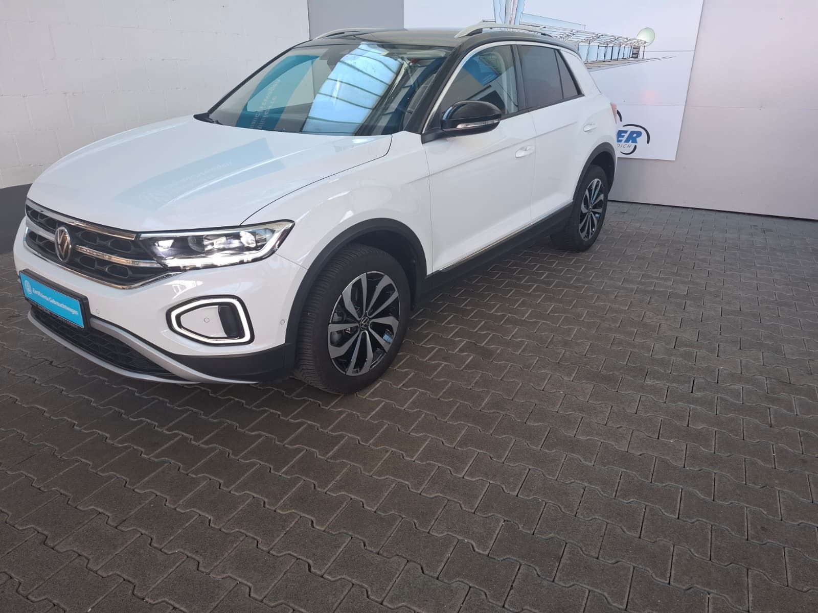 Fahrzeugabbildung Volkswagen T-Roc Style 1.0 TSI +ACC +LED +Park & LaneAssist