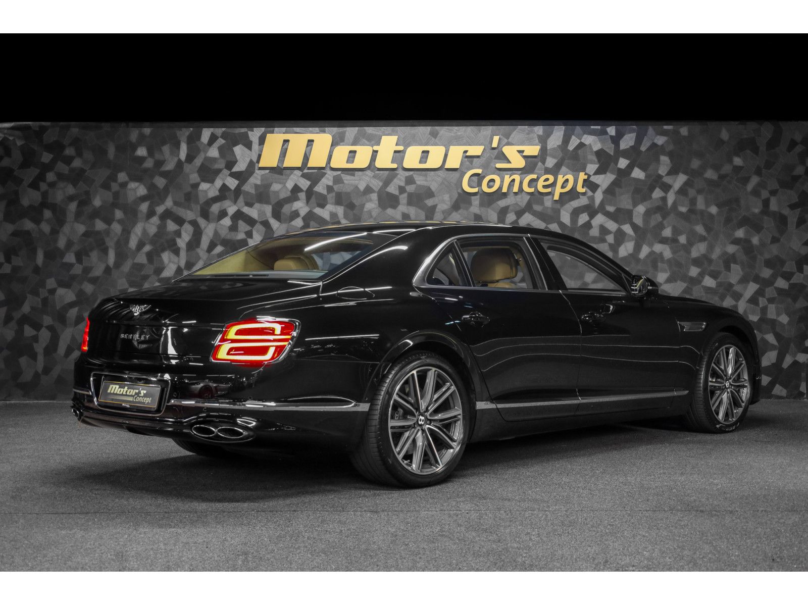 Bentley Flying Spur V8 imagem 3