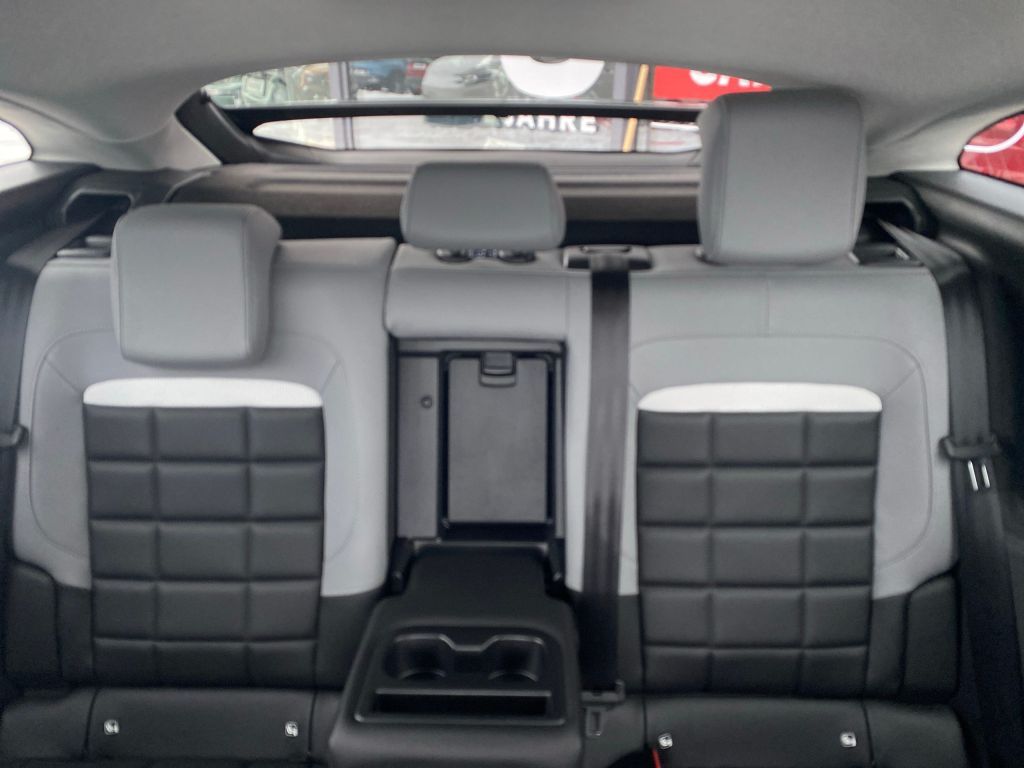Fahrzeugabbildung Citroën C4 Benzin 130 Automatik MAX *Winter+Techno-Pak*