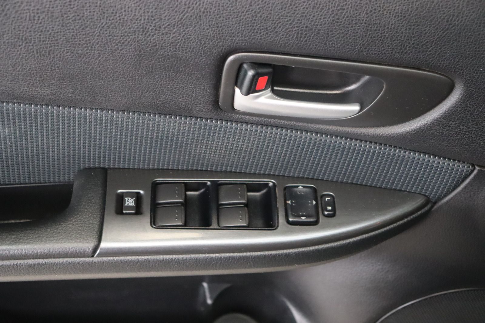 Fahrzeugabbildung Mazda 6 2.0 Active Sport Kombi * Xenon * Sitzhzg
