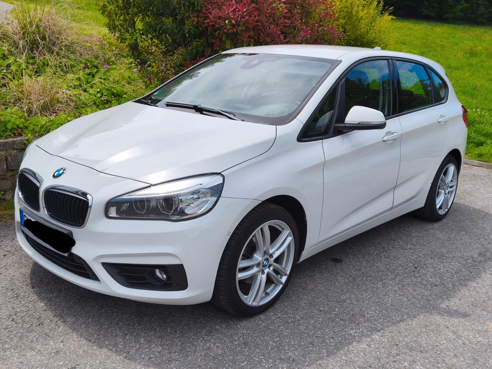 BMW 218i Active Tourer Advantage Navi AHK LED