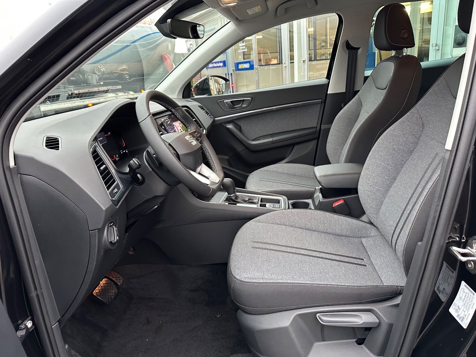 Fahrzeugabbildung SEAT Ateca 1.5 TSI Style DSG AHK/Navi/ACC/SHZG/LED