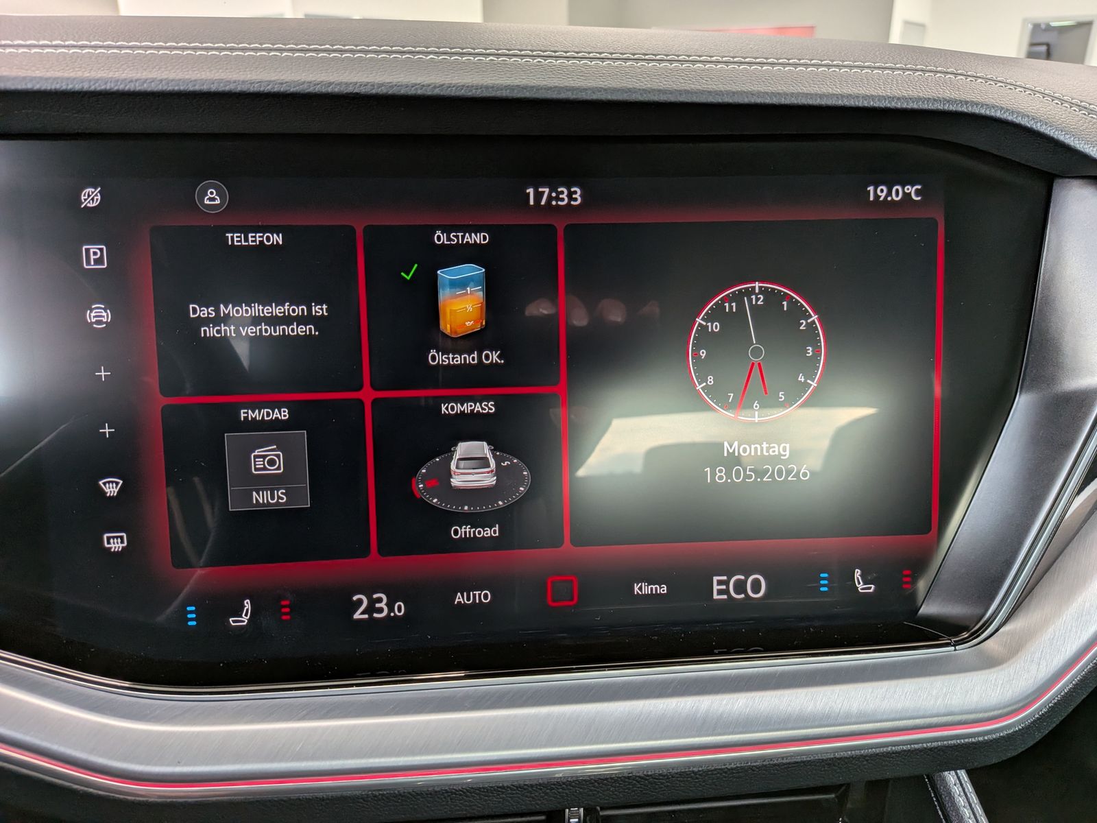Fahrzeugabbildung Volkswagen Touareg 3.0TDI 4M R-Line VOLL Black 22" UPE 114T