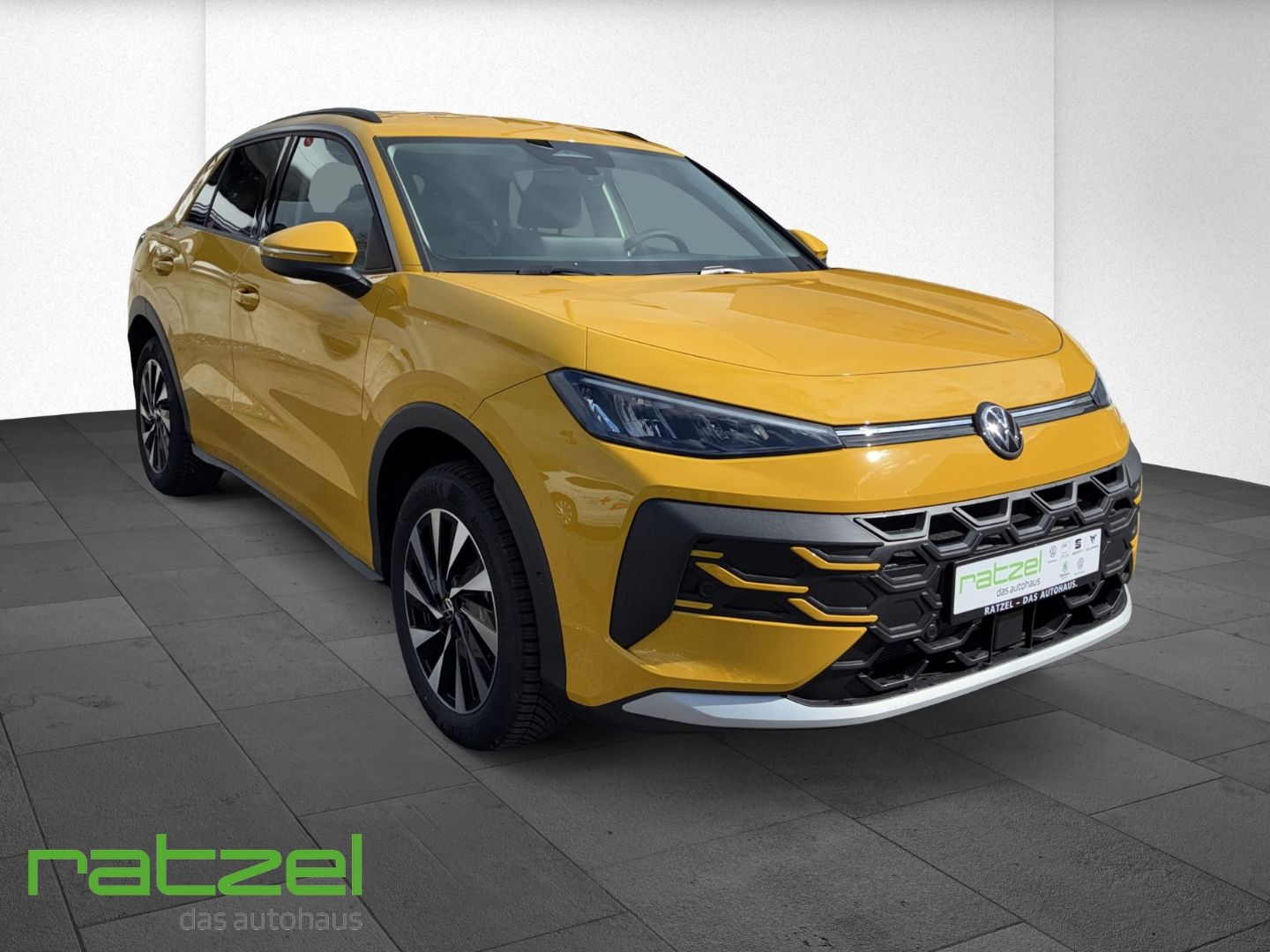 Fahrzeugabbildung Volkswagen T-Roc LIFE 1.5 eTSI 5J.Garantie+Navi+SHZ+PDC