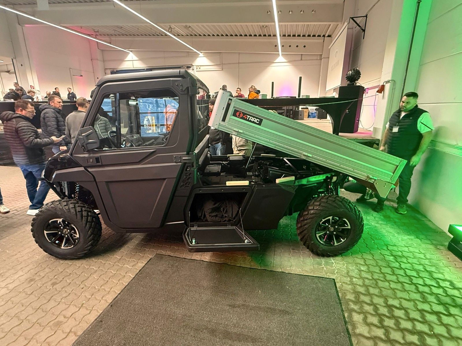 Fahrzeugabbildung Odes Workcross (4TRAC ProXL) kippb.lange Ladefläche