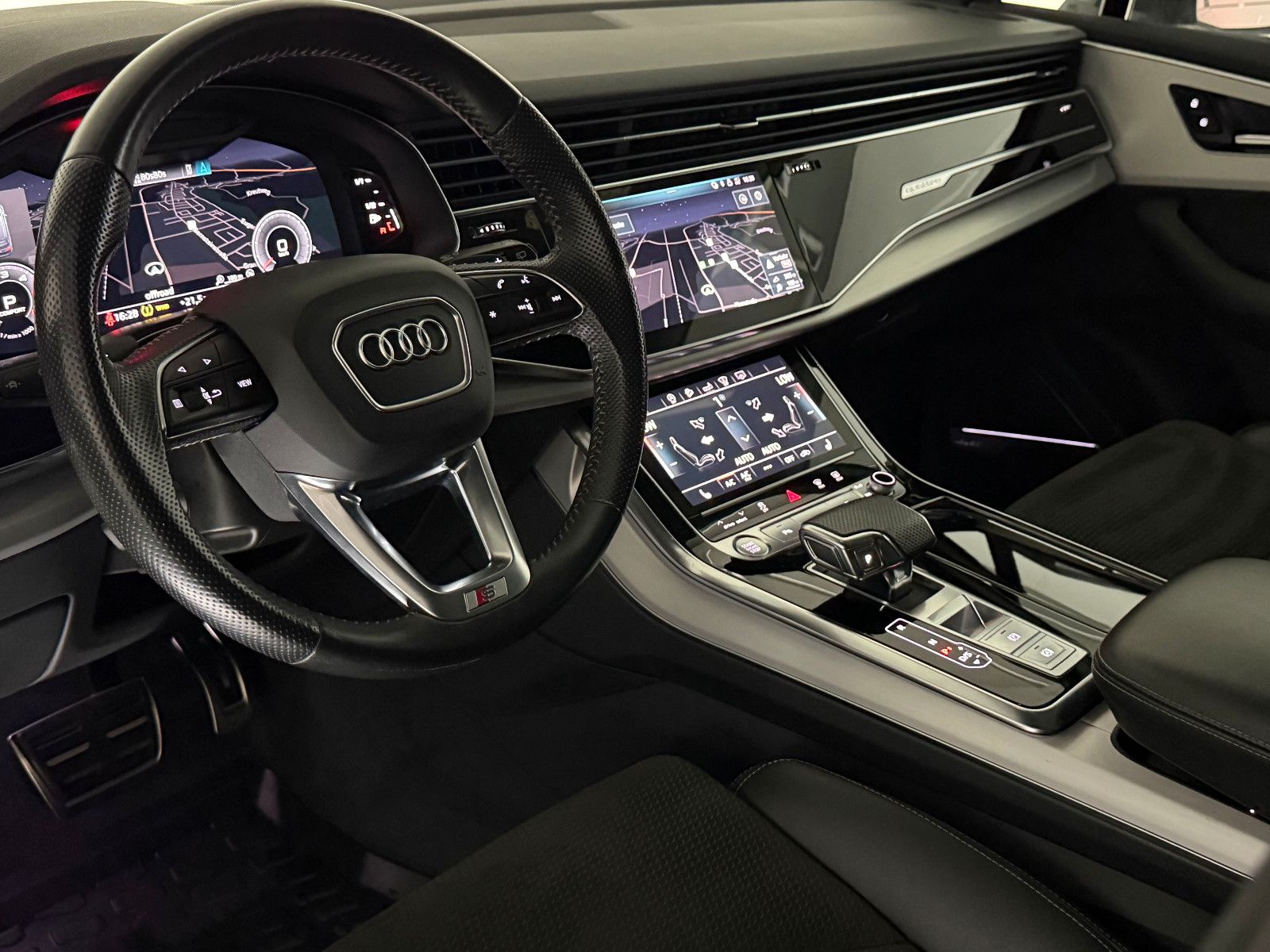 Fahrzeugabbildung Audi Q7 50 TDI Quattro S LINE/BOSE/MEMORY/HuD/7-SITZE