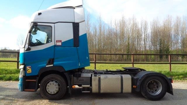 Renault T460 + RETARDER  (+ ADR)