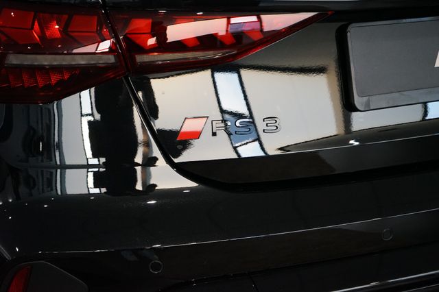 Audi RS3 Sportback | Schalensitze | Pano | SOFORT Audi RS3 Sportback | Schalensitze | Pano | SOFORT